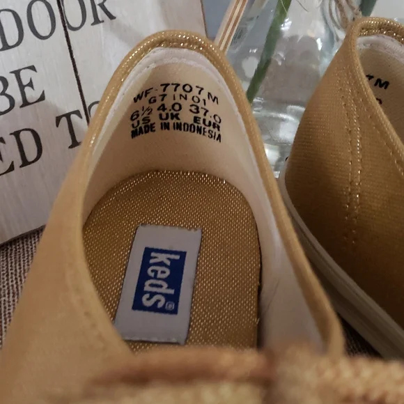 NWOT Keds gold shoes - Picture 3 of 7